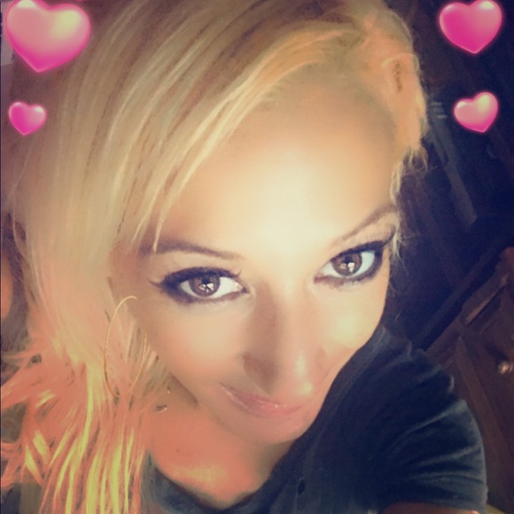 Meet your Posher, Lea - Picture 1 of 2